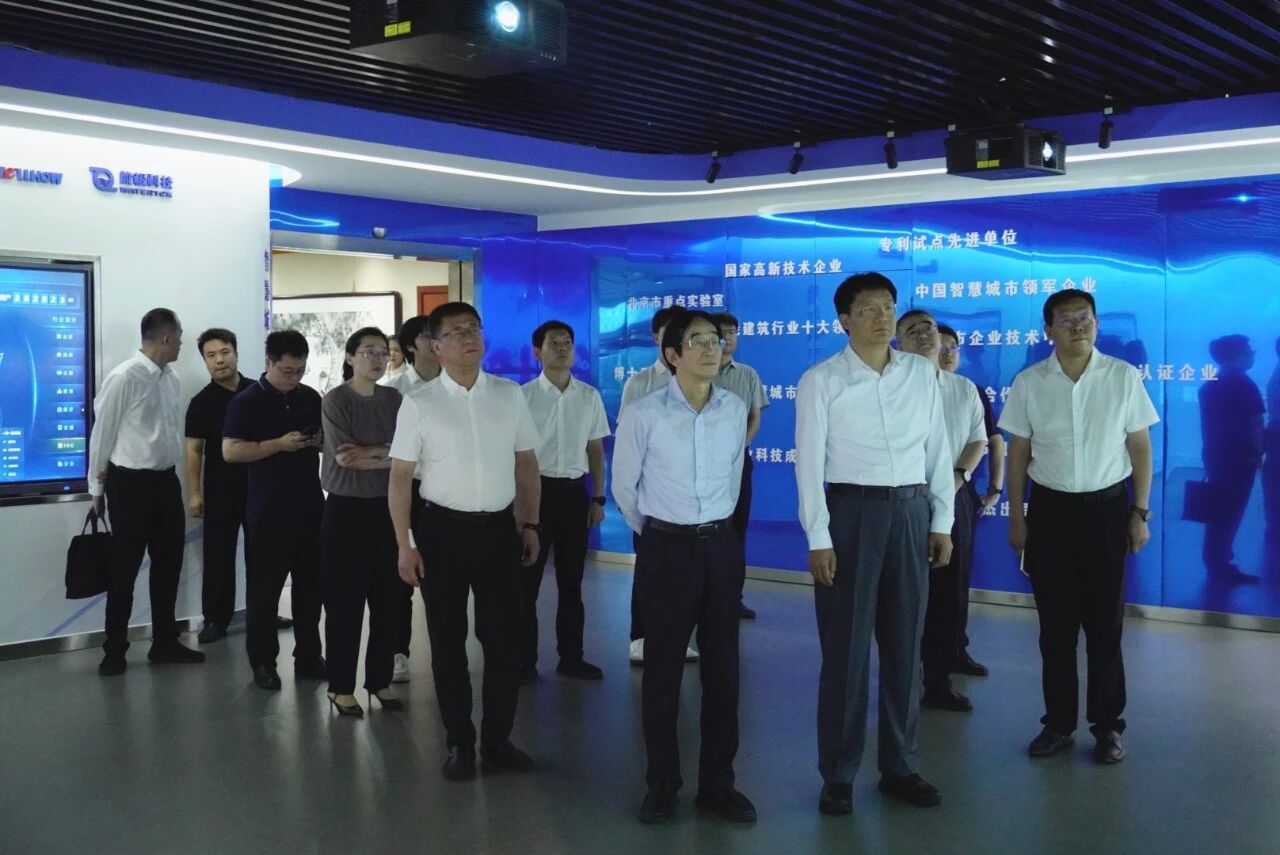 南昌市委副书记、市长高世文调研k8凯发建设—以AI赋能韧性城市建设情况